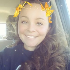 Meet your Posher, Crystal